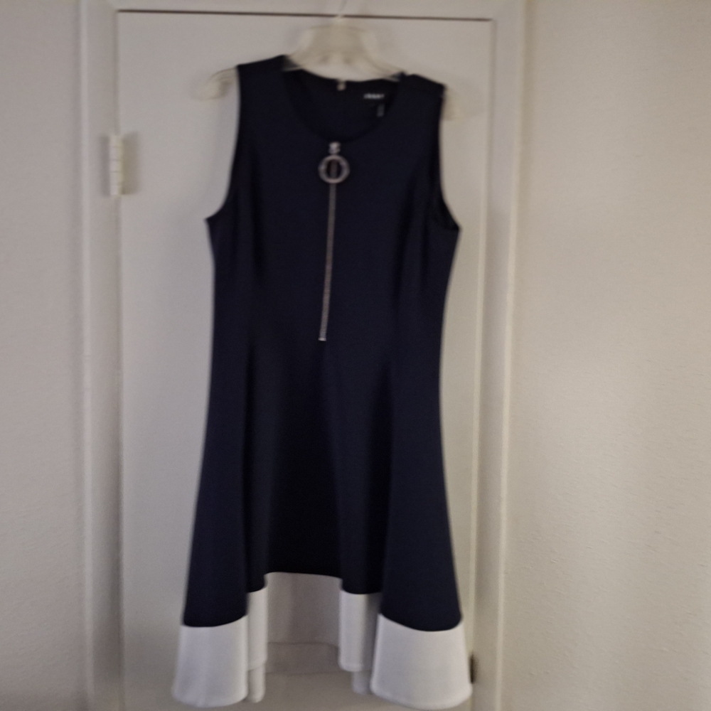 Elegant Navy and White Sleeveless Dress